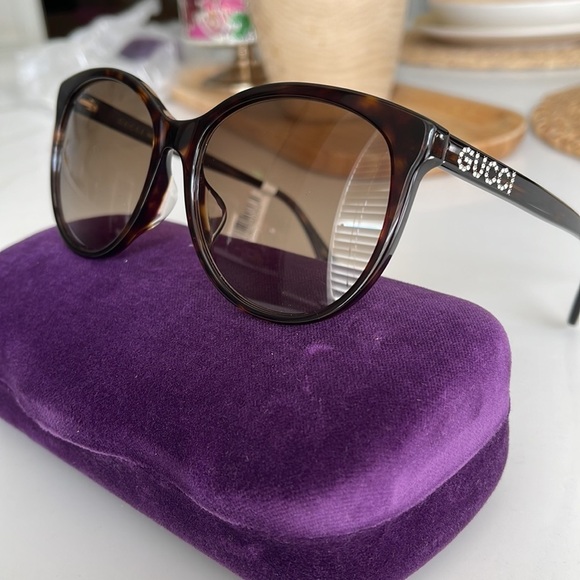 GUCCI 56mm Cat Eye Sunglasses - Picture 3 of 8